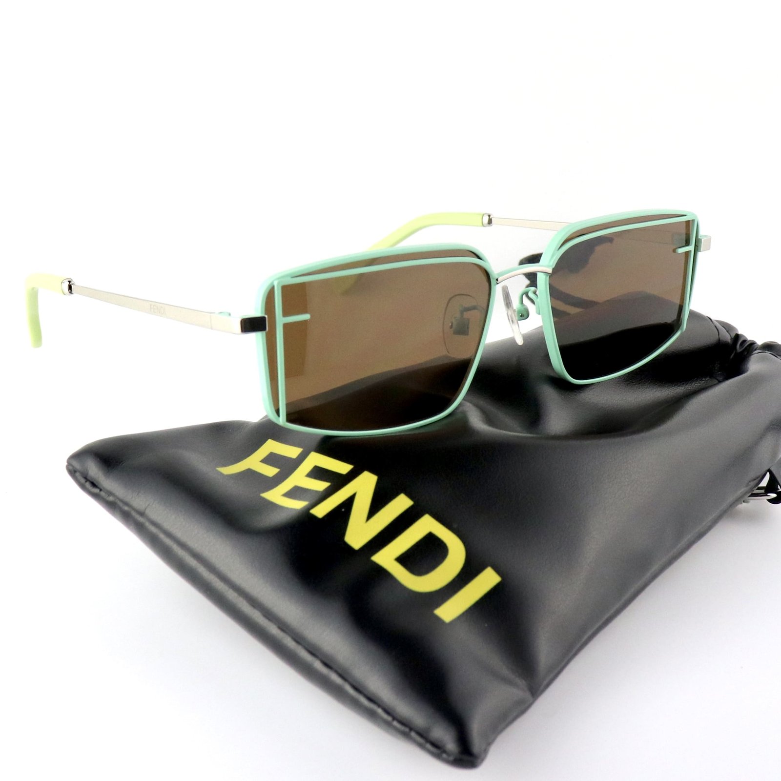 FENDI FE40102U