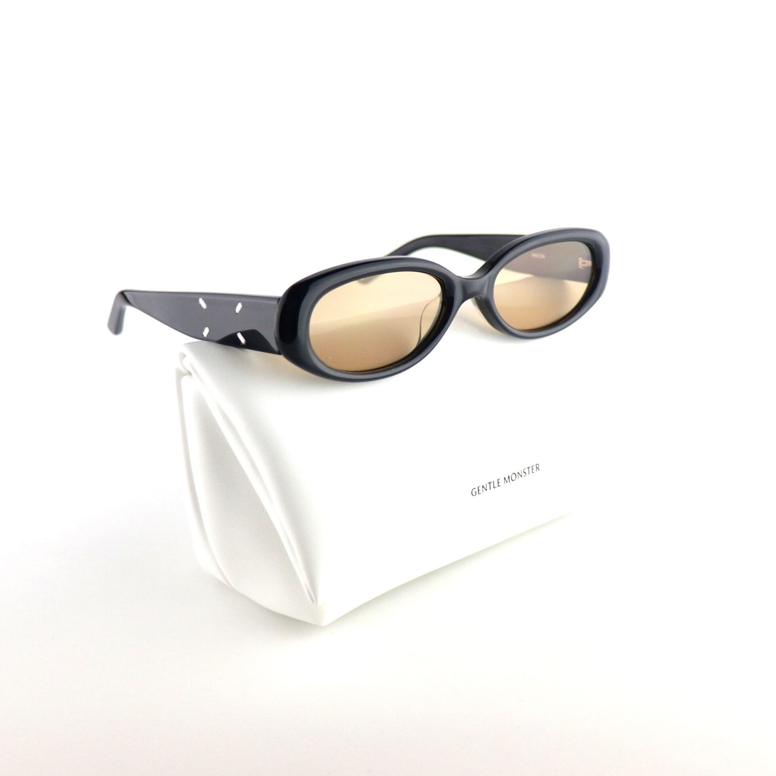 GENTLE MONSTER MM206
